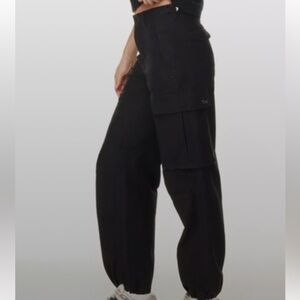 Aritzia TNA Black Cargo Pants